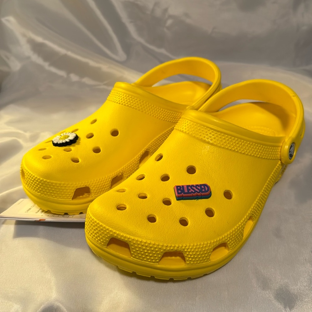 Brand new lemon colored crocs